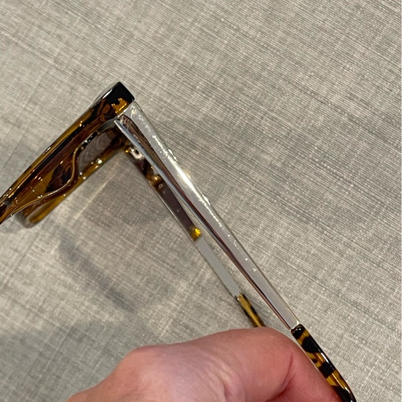 Quay Australia Reina brown tortoiseshell mirror lens sunglasses - Picture 5 of 9